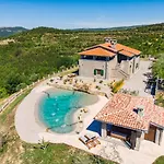 Casa Bora *